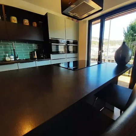 Modern In Near Area בית נופש *